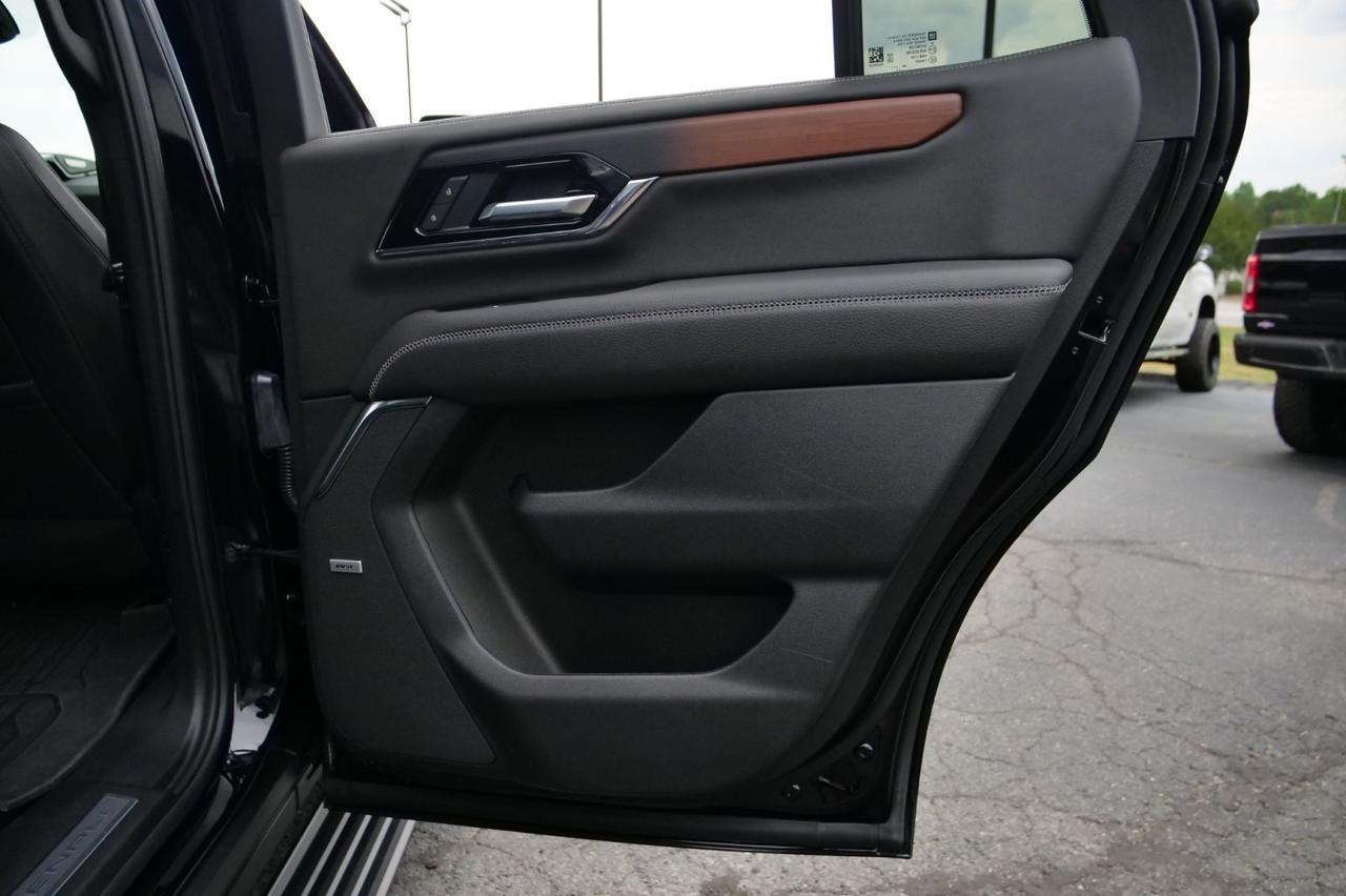 2025 GMC Yukon Denali / 4WD / Pano Sunroof / Power Steps! Lincolnton NC