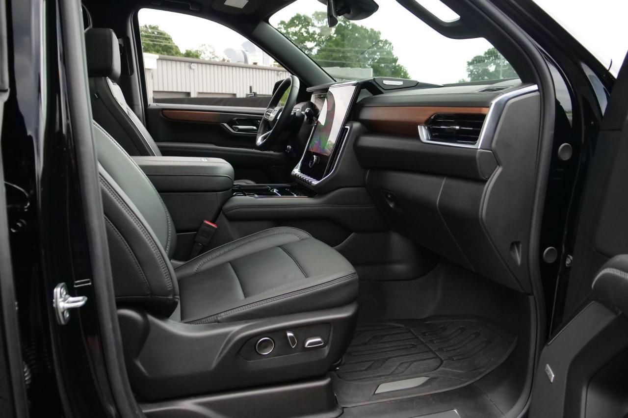 2025 GMC Yukon Denali / 4WD / Pano Sunroof / Power Steps! Lincolnton NC