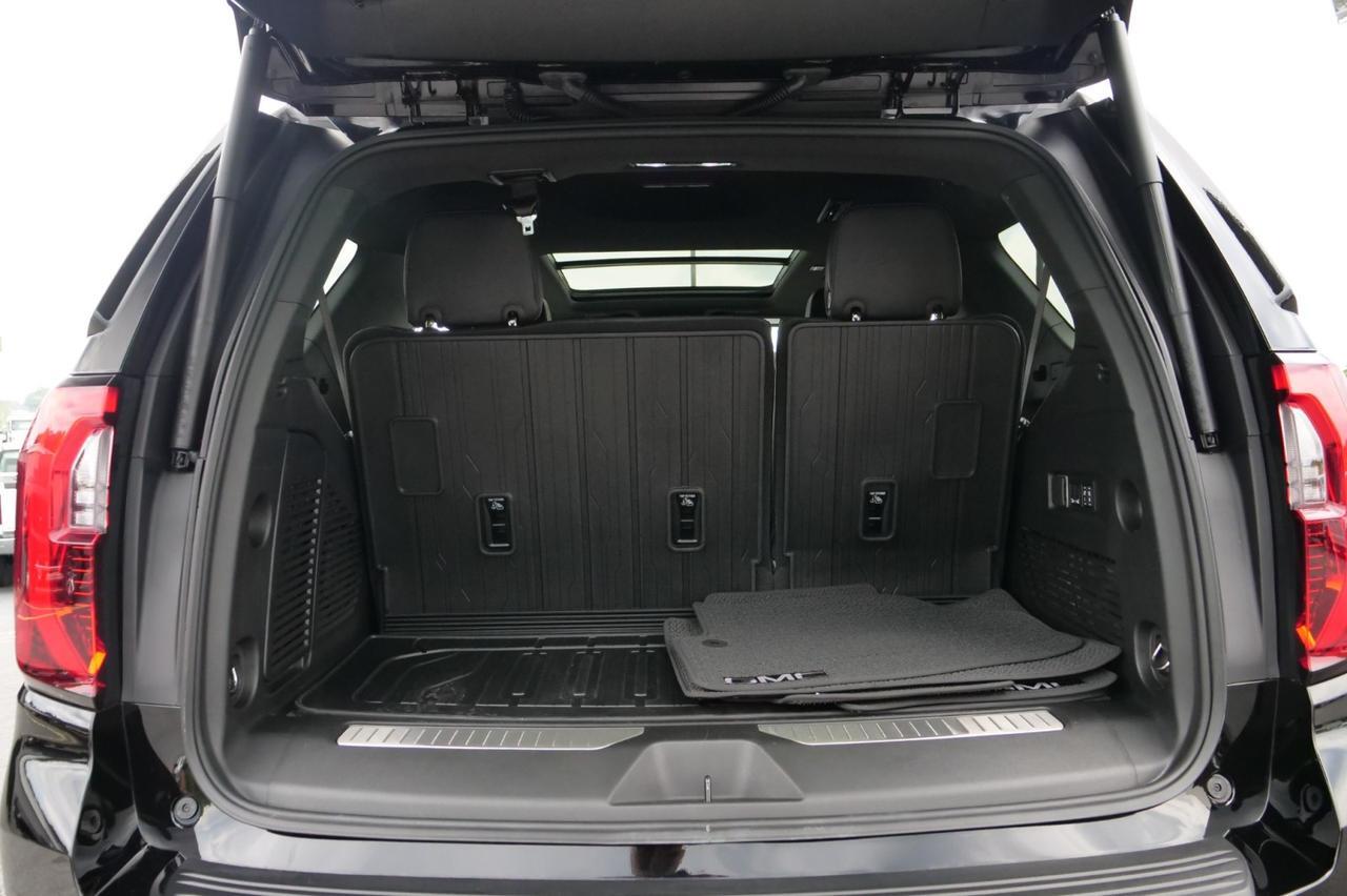 2025 GMC Yukon Denali / 4WD / Pano Sunroof / Power Steps! Lincolnton NC