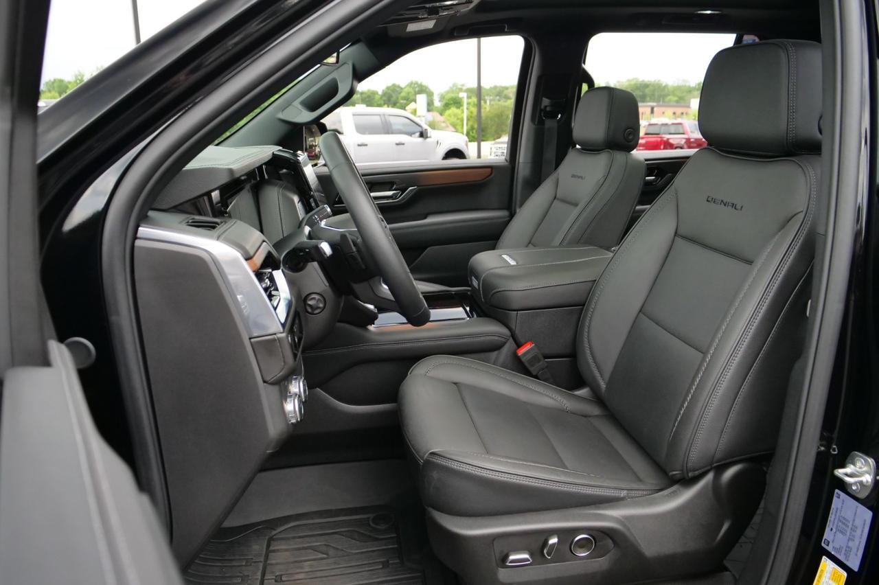 2025 GMC Yukon Denali / 4WD / Pano Sunroof / Power Steps! Lincolnton NC