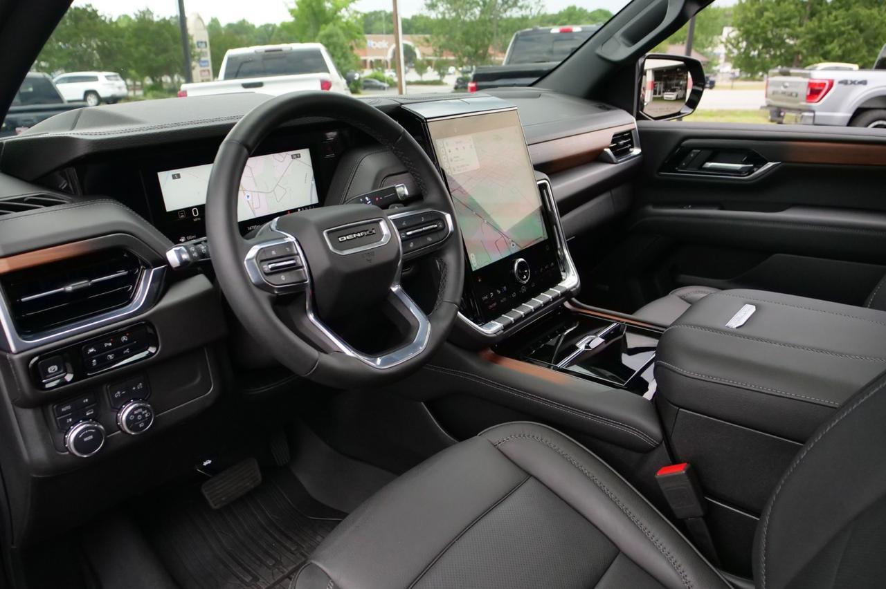 2025 GMC Yukon Denali / 4WD / Pano Sunroof / Power Steps! Lincolnton NC