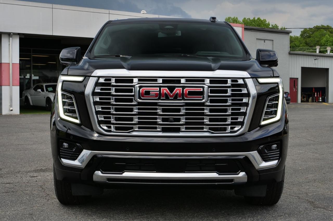 2025 GMC Yukon Denali / 4WD / Pano Sunroof / Power Steps! Lincolnton NC