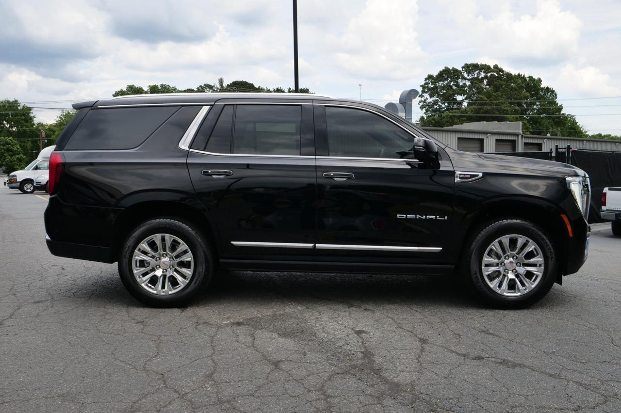 2025 GMC Yukon Denali / 4WD / Pano Sunroof / Power Steps! Lincolnton NC