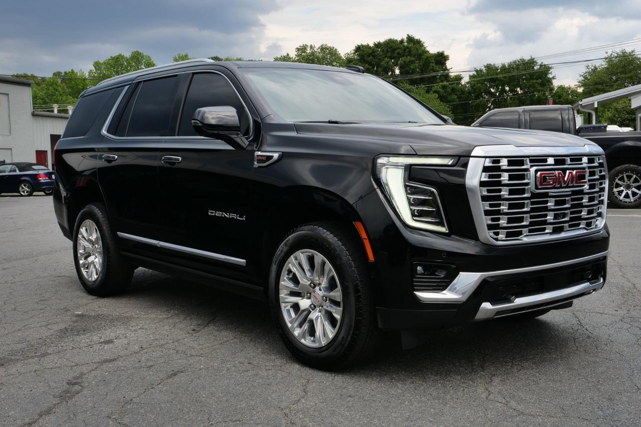 2025 GMC Yukon Denali / 4WD / Pano Sunroof / Power Steps! Lincolnton NC