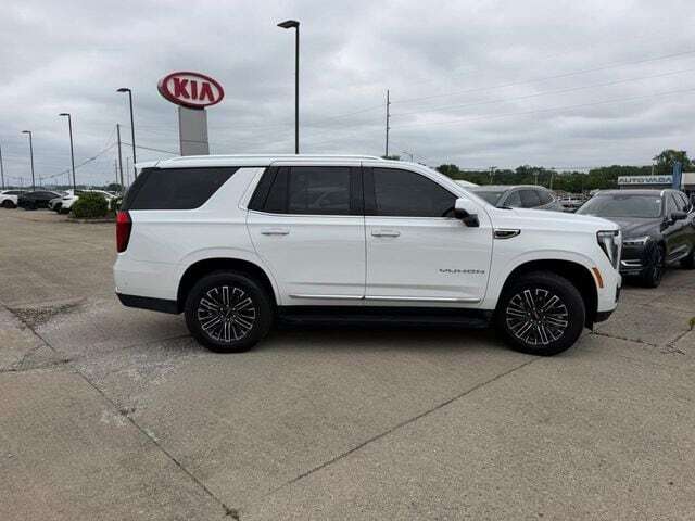 2025 GMC Yukon Elevation