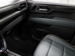2025 GMC Yukon XL AT4 4WD 7 Passenger Fond du Lac WI