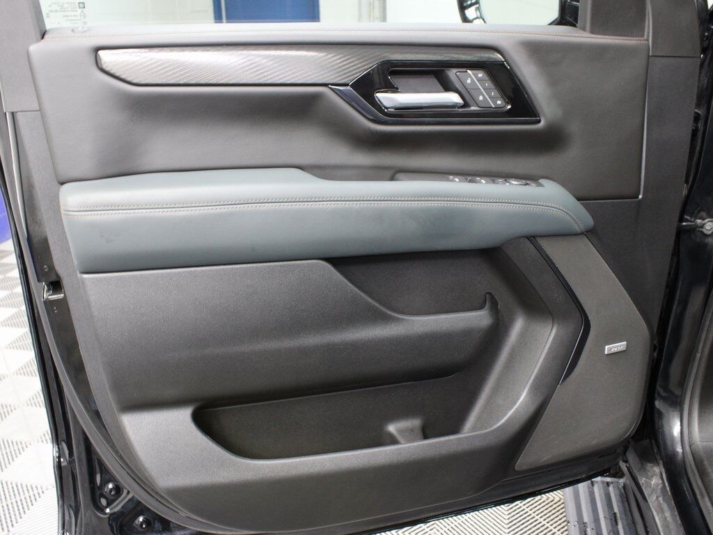 2025 GMC Yukon XL AT4 4WD 7 Passenger Fond du Lac WI