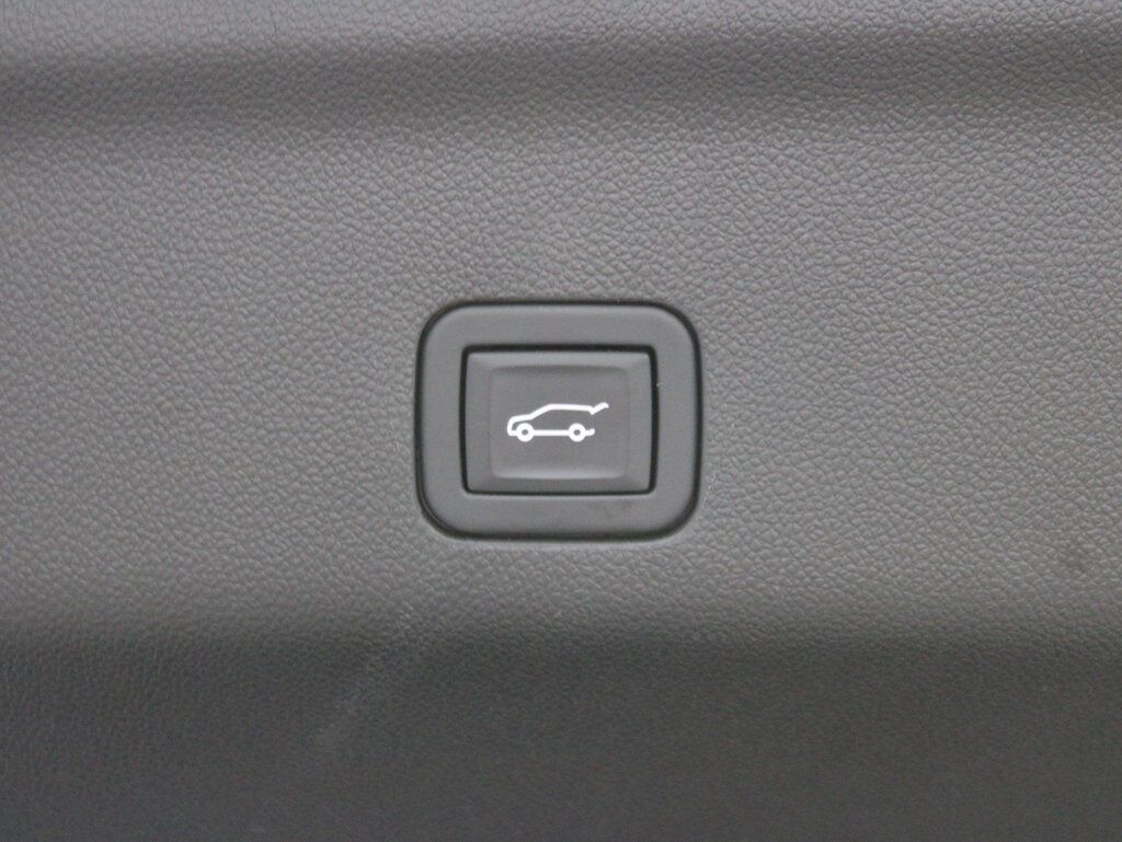 2025 GMC Yukon XL AT4 4WD 7 Passenger Fond du Lac WI