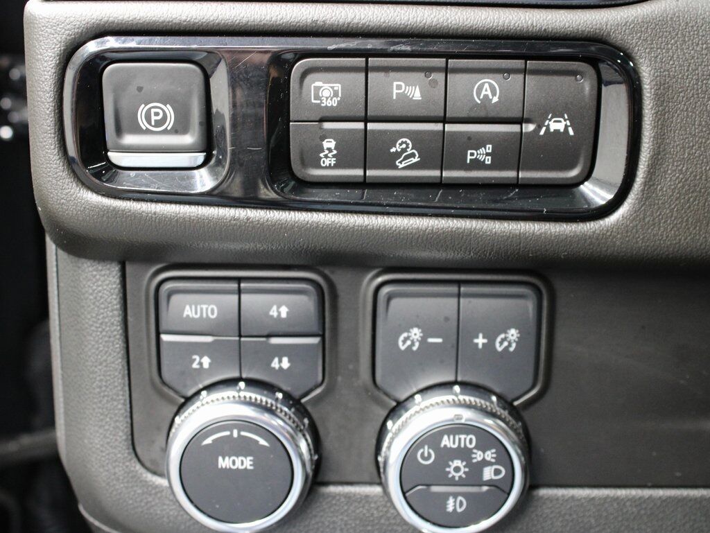 2025 GMC Yukon XL AT4 4WD 7 Passenger Fond du Lac WI
