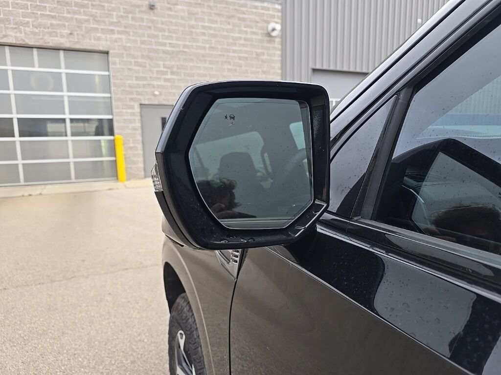 2025 GMC Yukon XL AT4 4WD 7 Passenger Fond du Lac WI