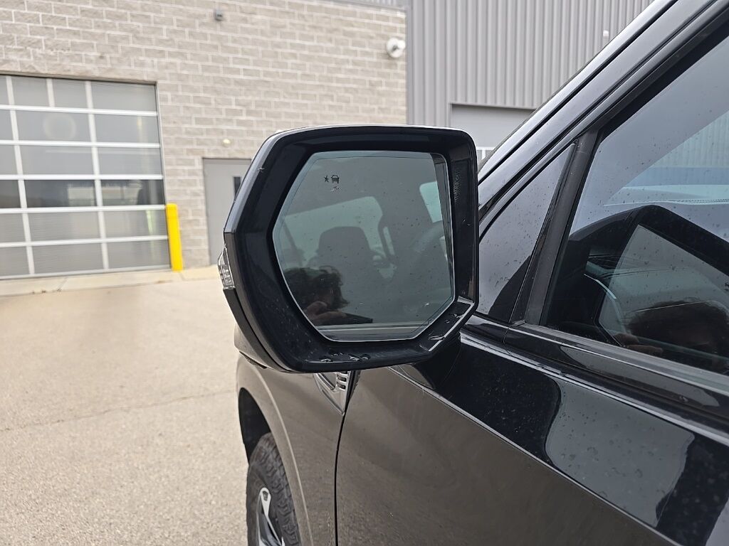 2025 GMC Yukon XL AT4 4WD 7 Passenger Fond du Lac WI