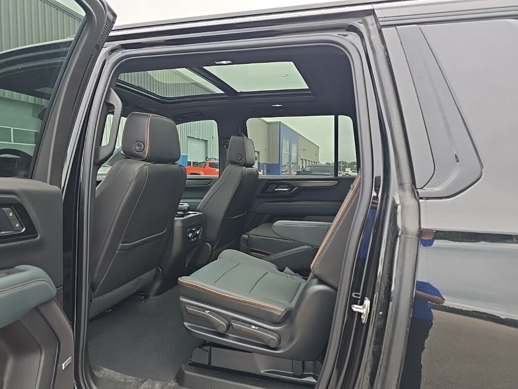 2025 GMC Yukon XL AT4 4WD 7 Passenger Fond du Lac WI
