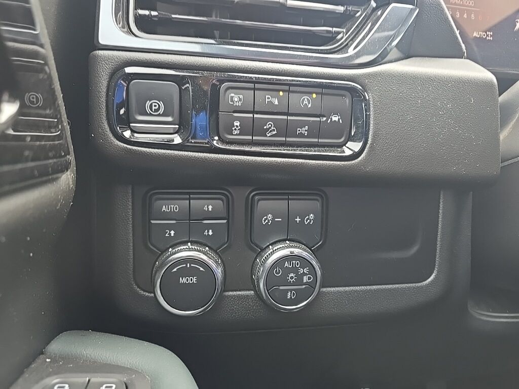 2025 GMC Yukon XL AT4 4WD 7 Passenger Fond du Lac WI