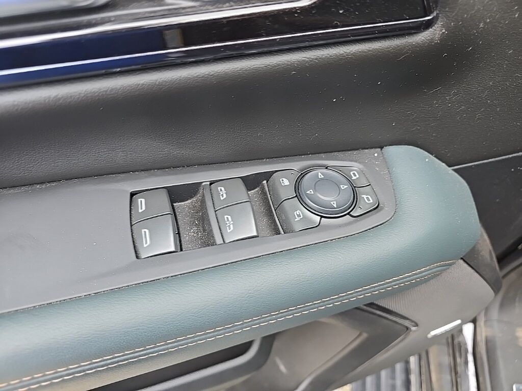 2025 GMC Yukon XL AT4 4WD 7 Passenger Fond du Lac WI