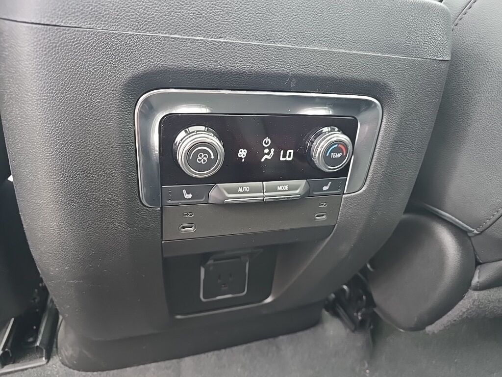 2025 GMC Yukon XL AT4 4WD 7 Passenger Fond du Lac WI