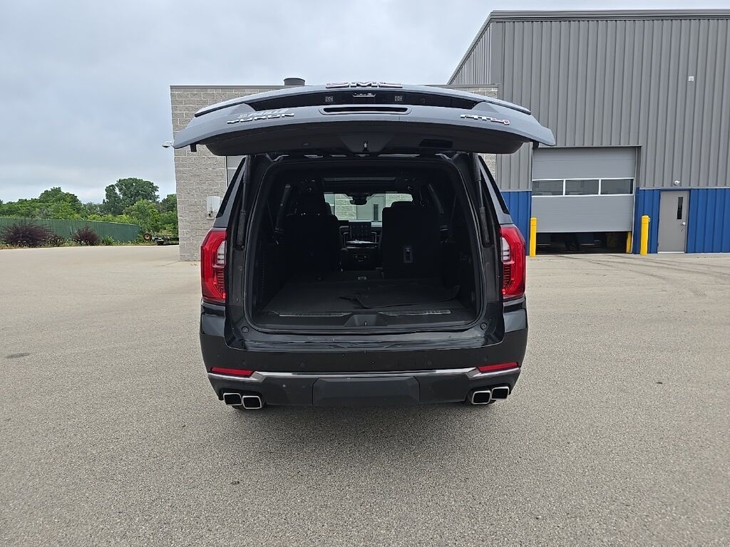 2025 GMC Yukon XL AT4 4WD 7 Passenger Fond du Lac WI