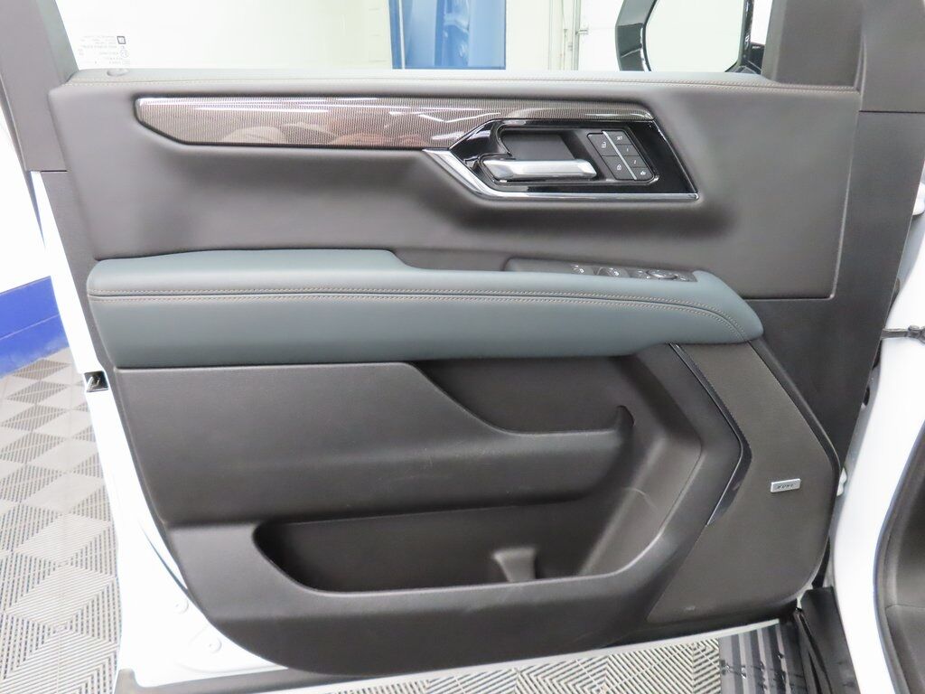 2025 GMC Yukon XL AT4 4WD Fond du Lac WI