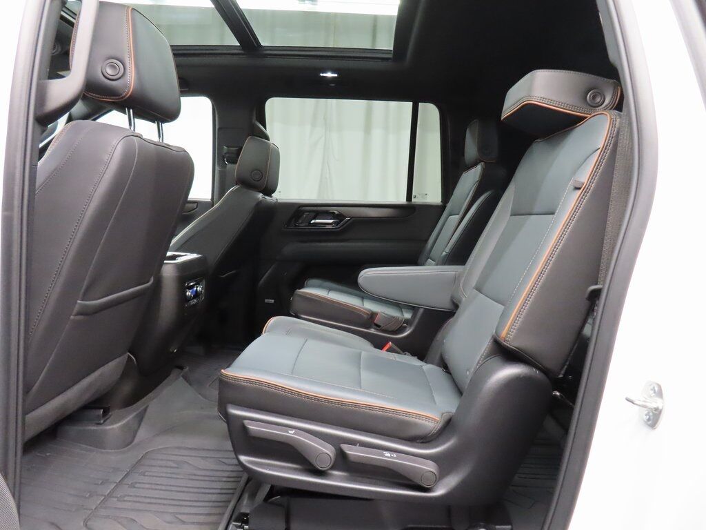 2025 GMC Yukon XL AT4 4WD Fond du Lac WI