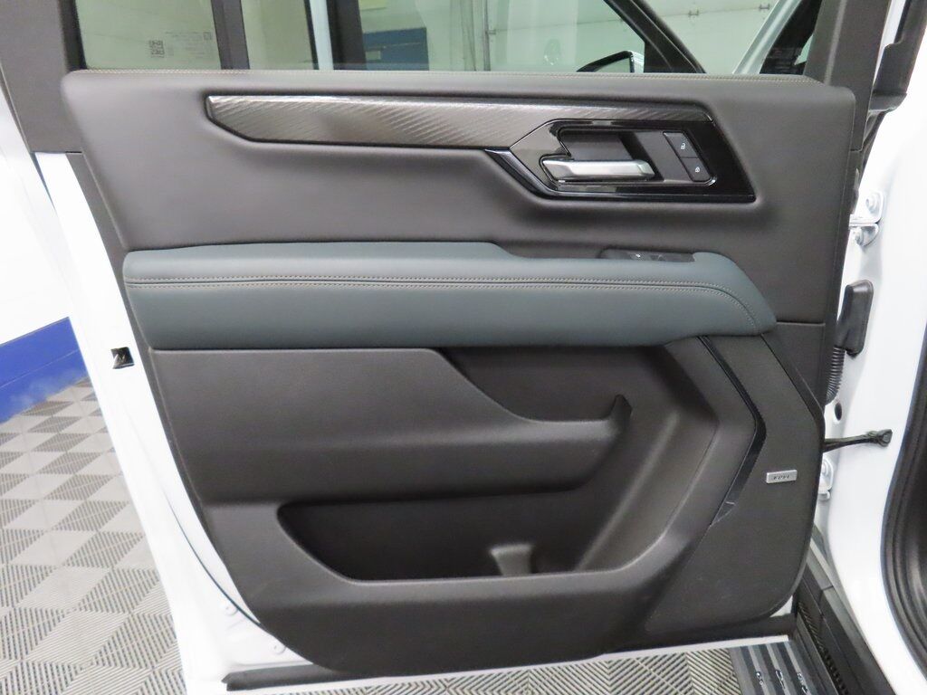 2025 GMC Yukon XL AT4 4WD Fond du Lac WI