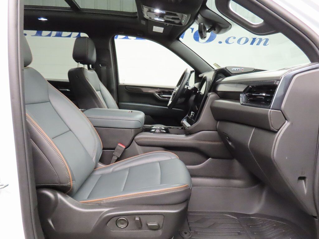 2025 GMC Yukon XL AT4 4WD Fond du Lac WI