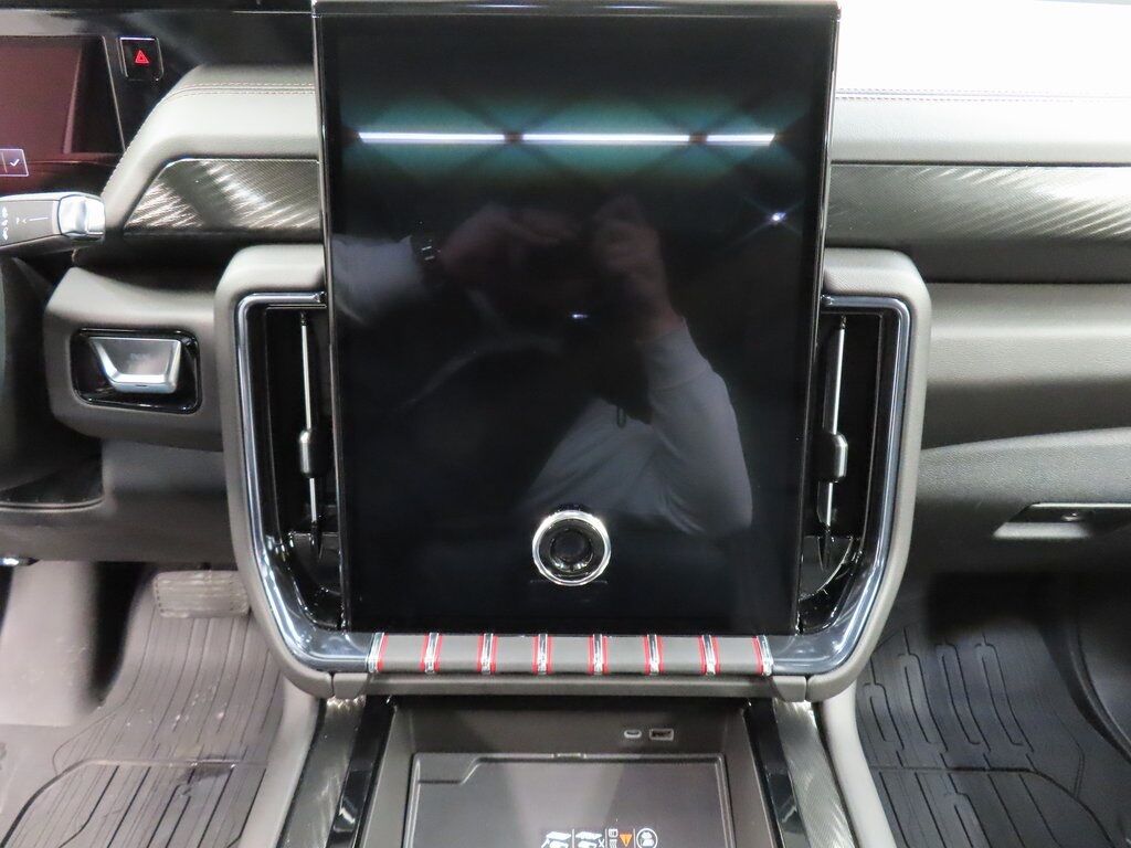 2025 GMC Yukon XL AT4 4WD Fond du Lac WI