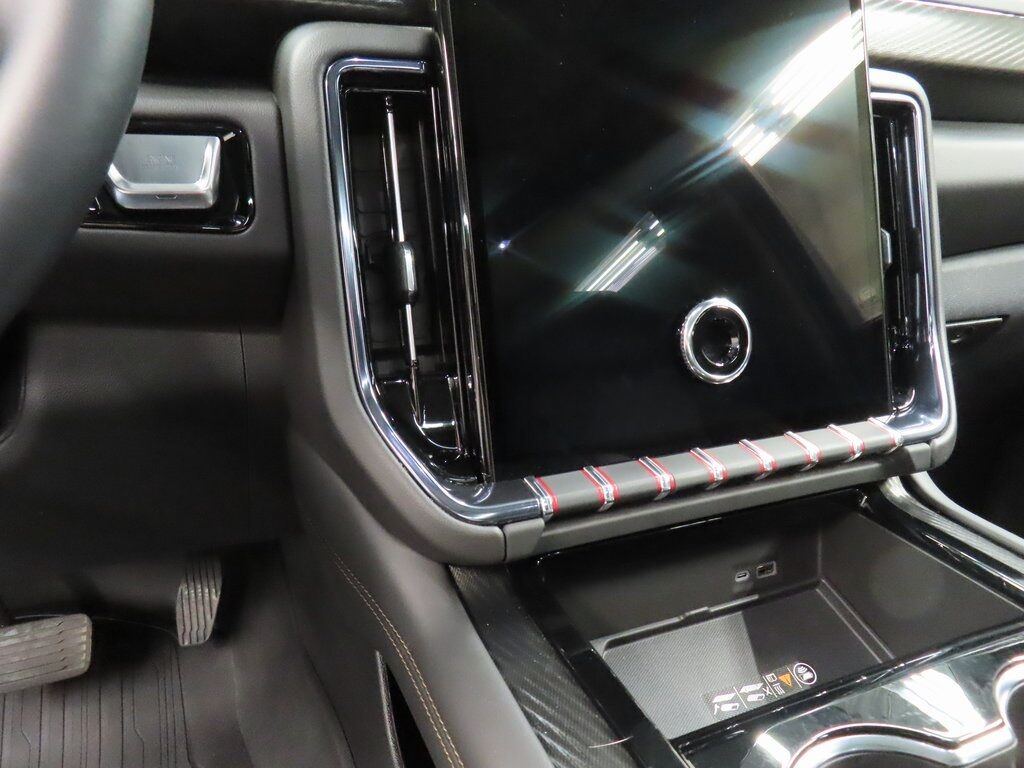 2025 GMC Yukon XL AT4 4WD Fond du Lac WI