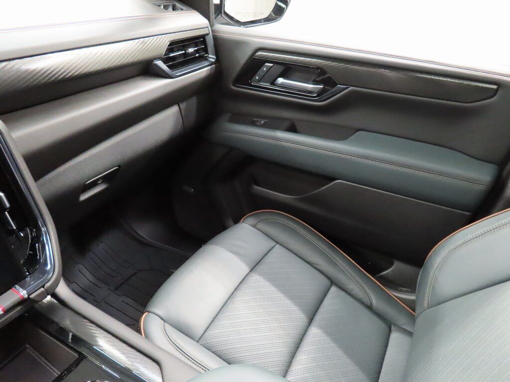 2025 GMC Yukon XL AT4 4WD Fond du Lac WI