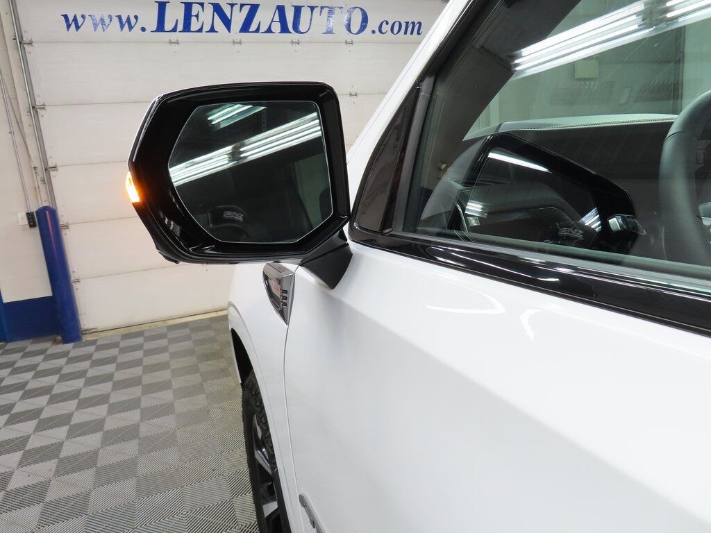 2025 GMC Yukon XL AT4 4WD Fond du Lac WI