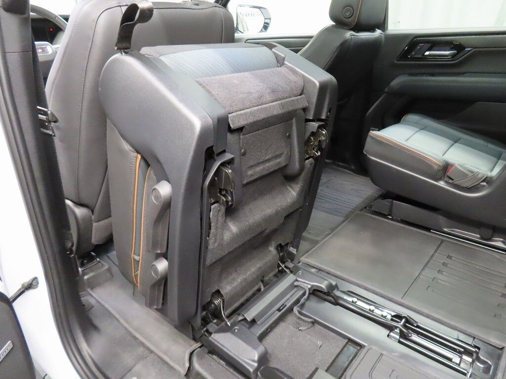 2025 GMC Yukon XL AT4 4WD Fond du Lac WI