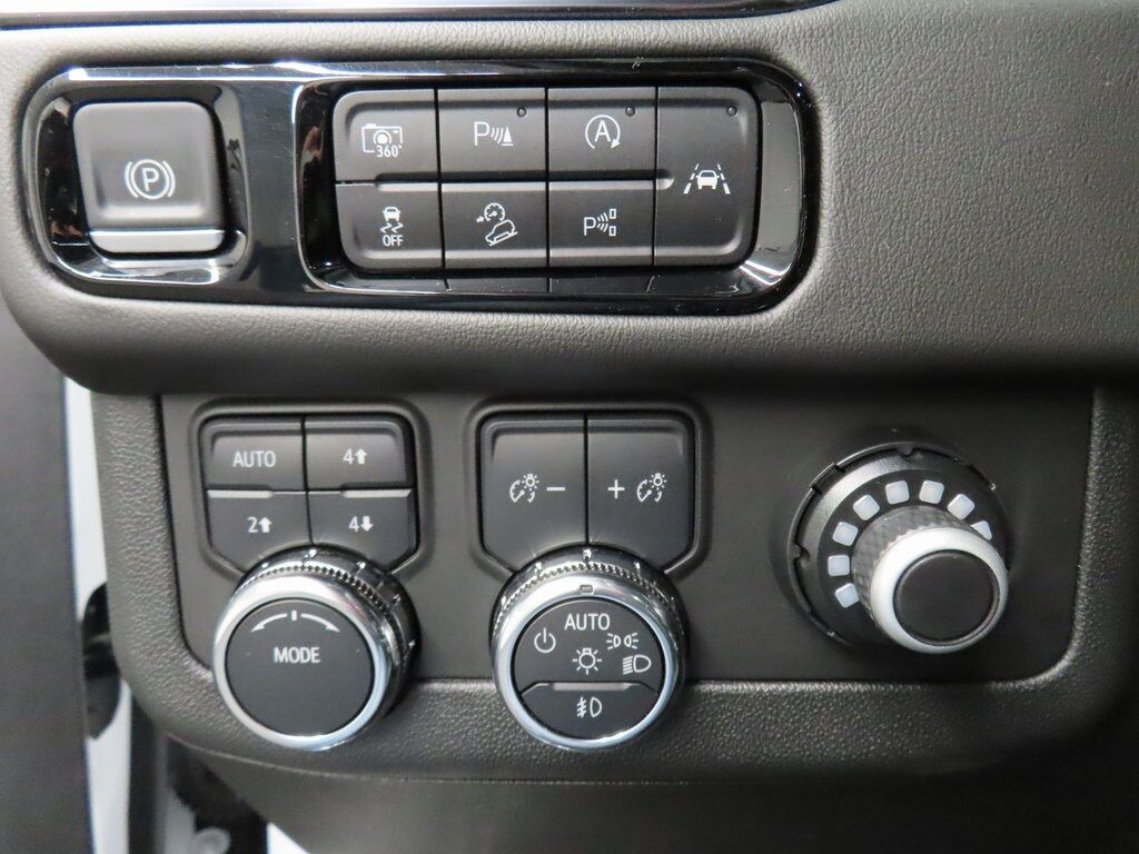 2025 GMC Yukon XL AT4 4WD Fond du Lac WI