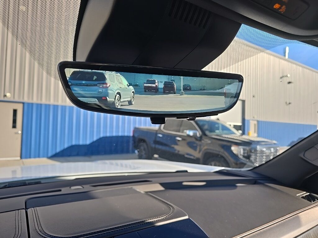 2025 GMC Yukon XL AT4 4WD Fond du Lac WI