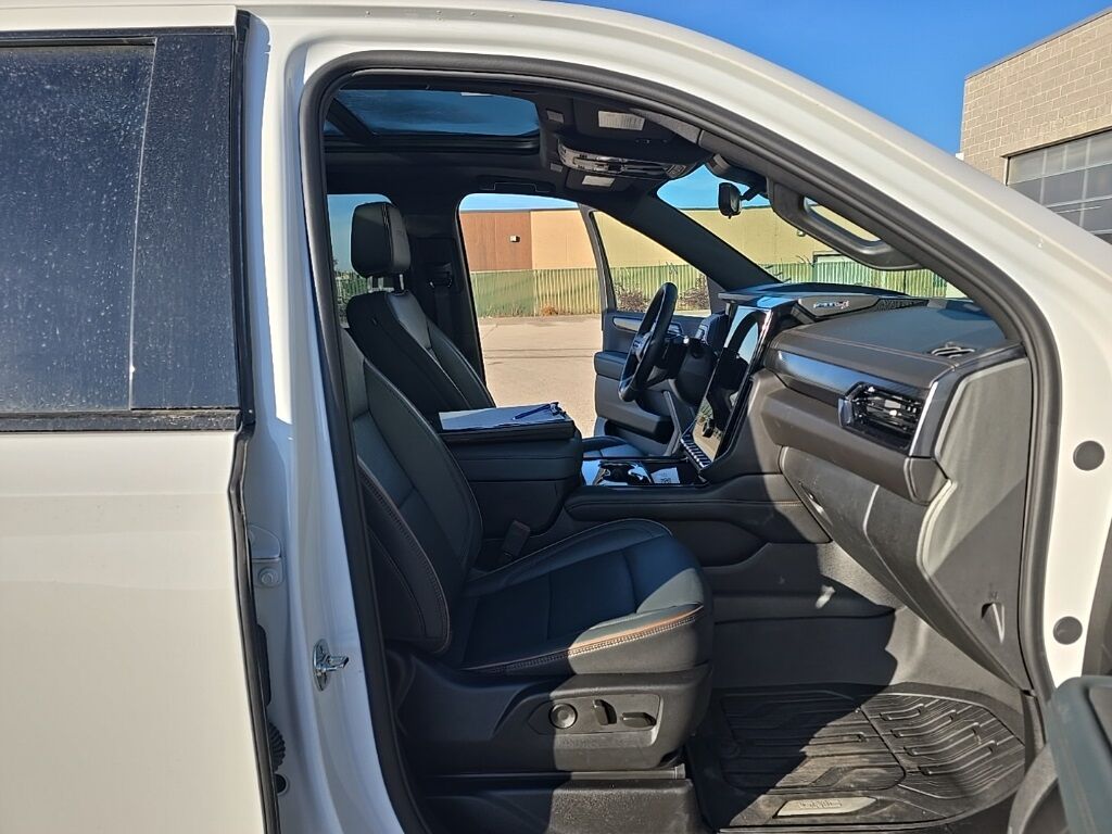 2025 GMC Yukon XL AT4 4WD Fond du Lac WI