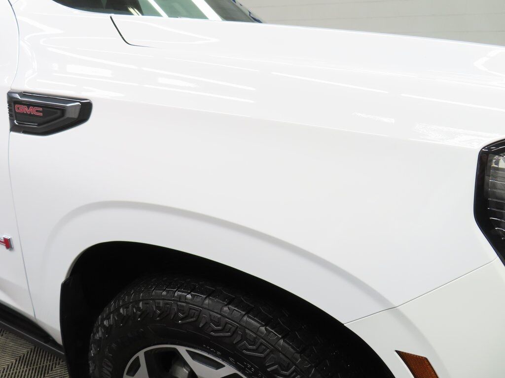 2025 GMC Yukon XL AT4 4WD Fond du Lac WI