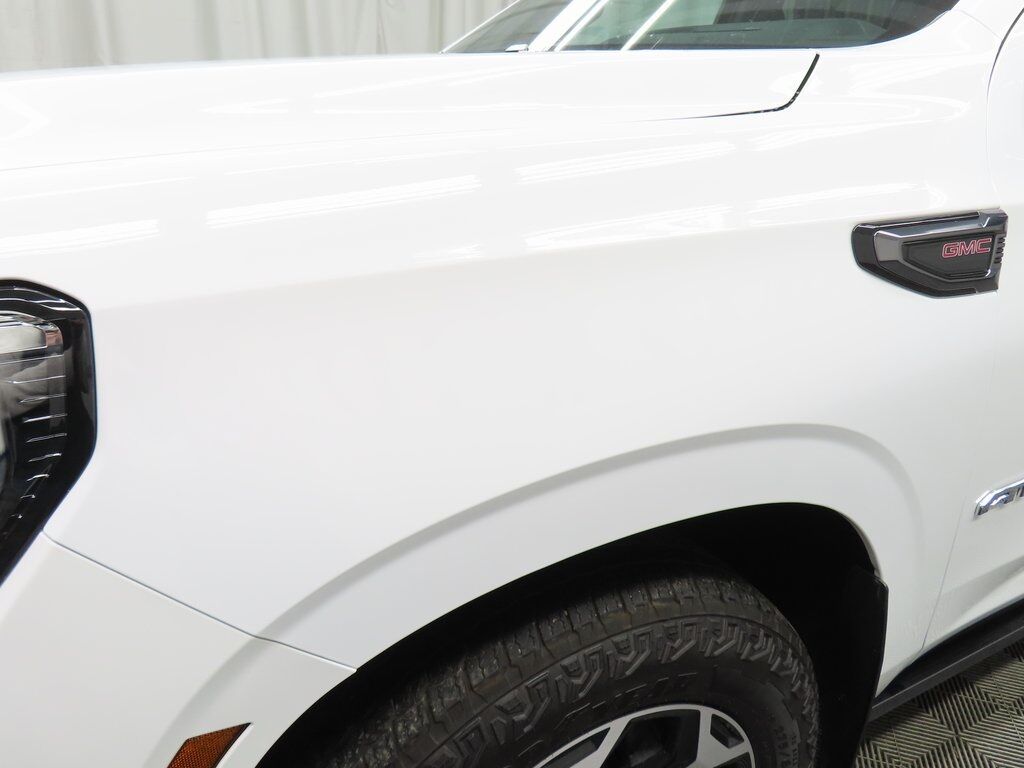 2025 GMC Yukon XL AT4 4WD Fond du Lac WI