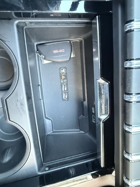 2025 GMC Yukon XL Denali Kerrville TX