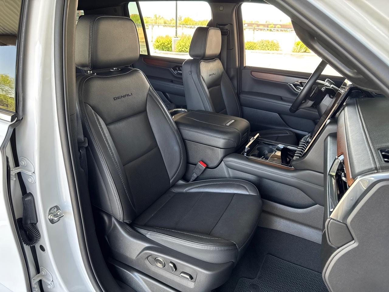 2025 GMC Yukon XL Denali 4WD 1-Owner Scottsdale AZ