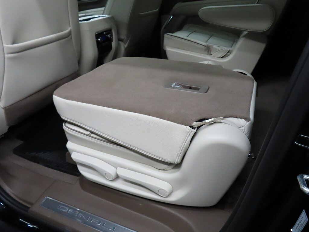 2025 GMC Yukon XL Denali 4WD 7 Passenger Fond du Lac WI
