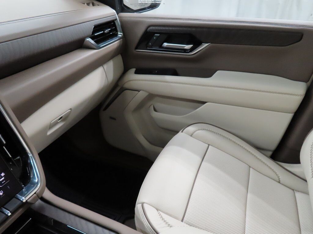 2025 GMC Yukon XL Denali 4WD 7 Passenger Fond du Lac WI