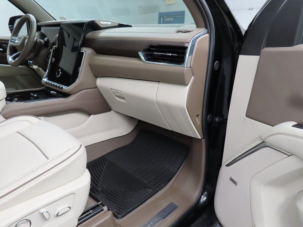 2025 GMC Yukon XL Denali 4WD 7 Passenger Fond du Lac WI