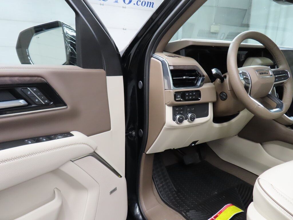 2025 GMC Yukon XL Denali 4WD 7 Passenger Fond du Lac WI