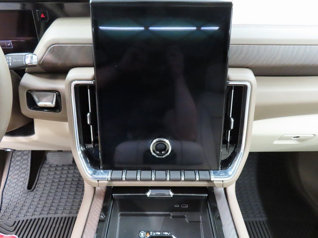 2025 GMC Yukon XL Denali 4WD 7 Passenger Fond du Lac WI