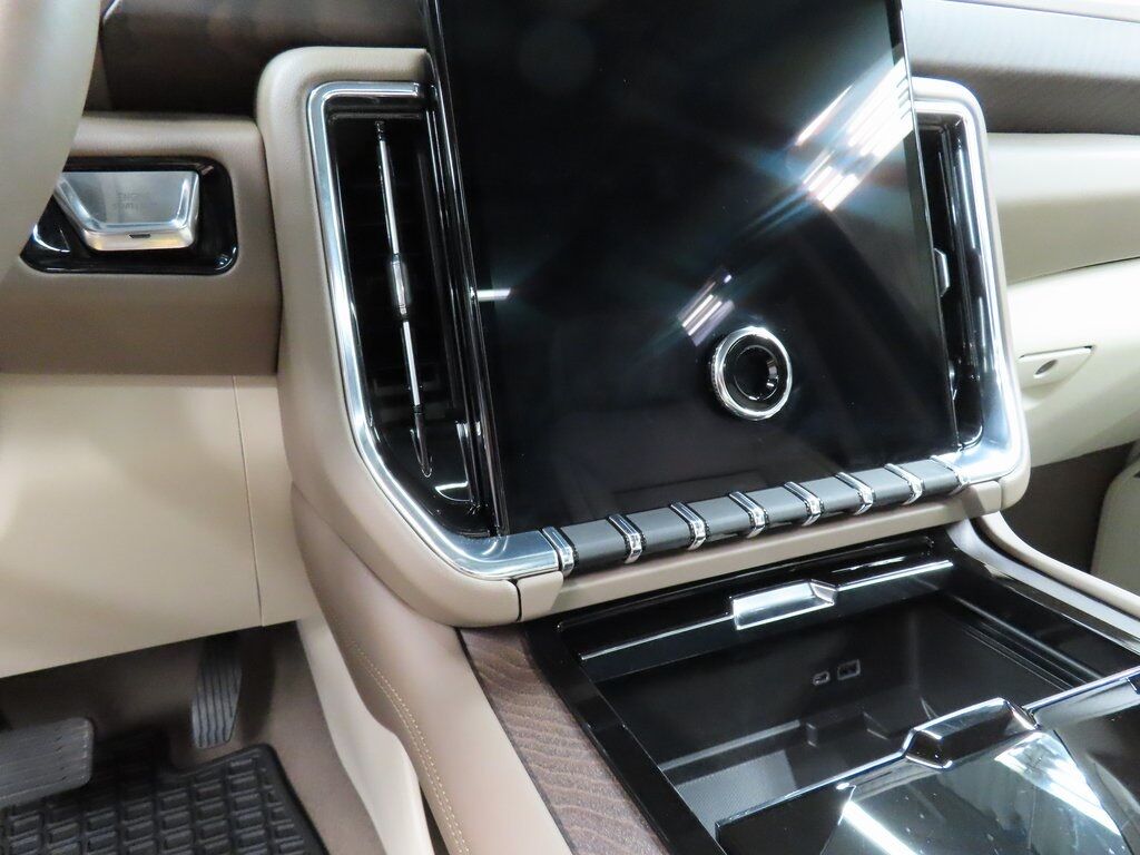 2025 GMC Yukon XL Denali 4WD 7 Passenger Fond du Lac WI
