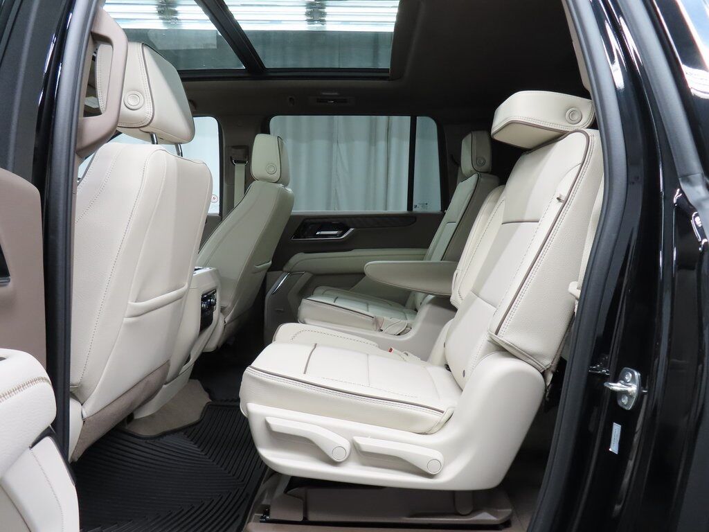 2025 GMC Yukon XL Denali 4WD 7 Passenger Fond du Lac WI