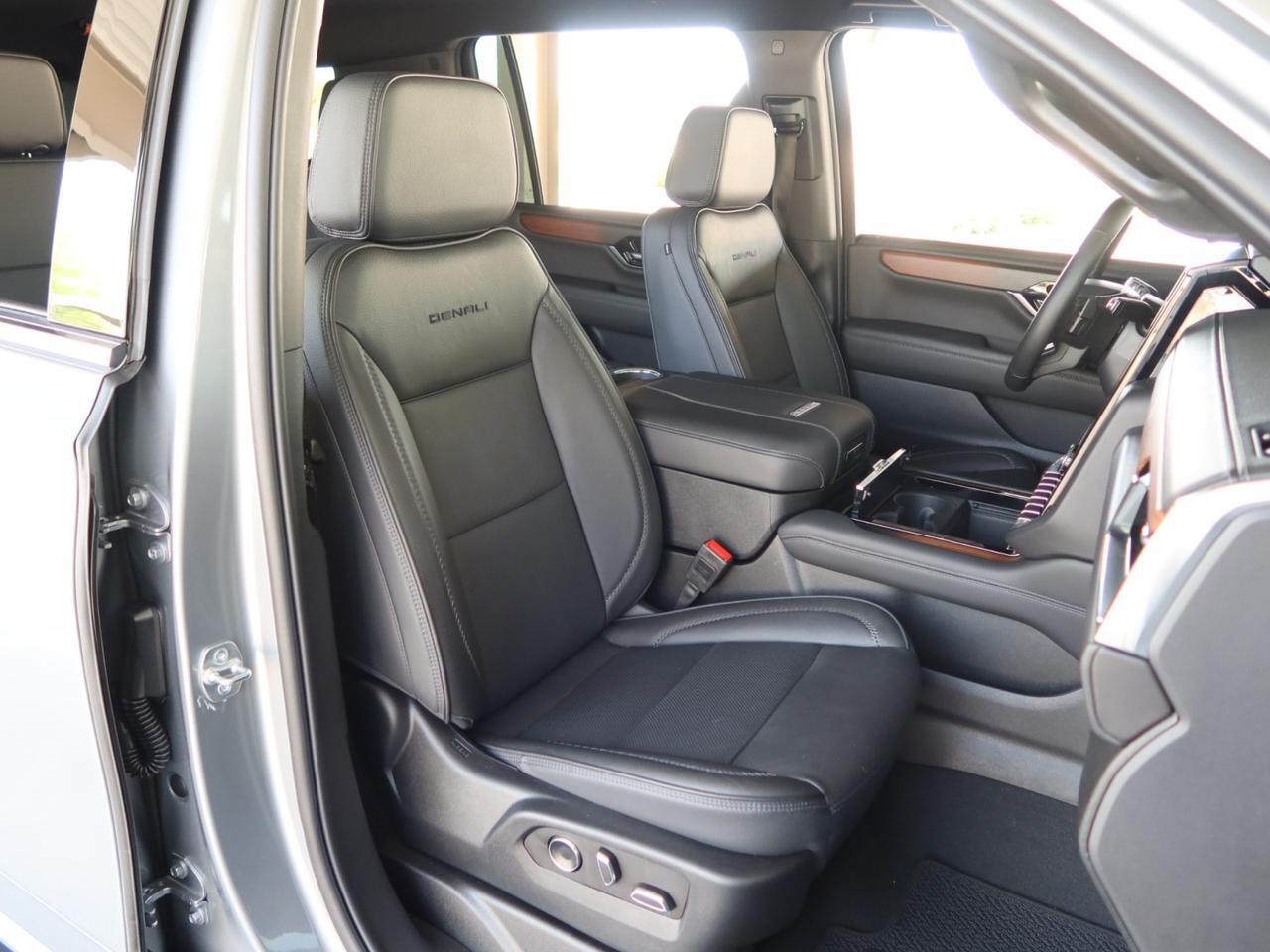 2025 GMC Yukon XL Denali 4WD Only 21k Miles 1-Owner Scottsdale AZ