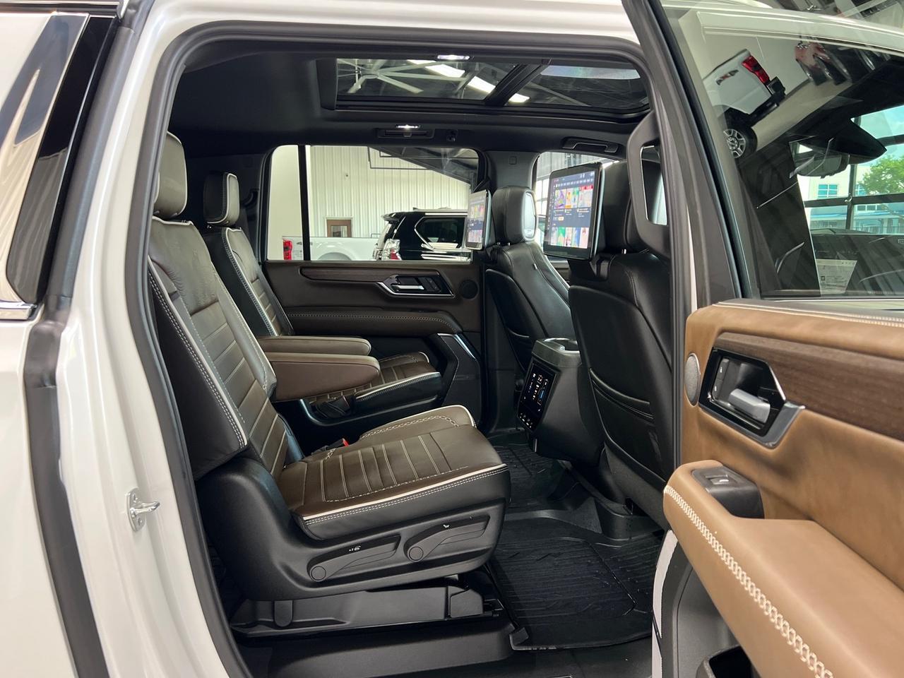 2025 GMC Yukon XL Denali Ultimate, 4x4, Night Vision, Floor Liners, Tow Tech Pkg Houston TX