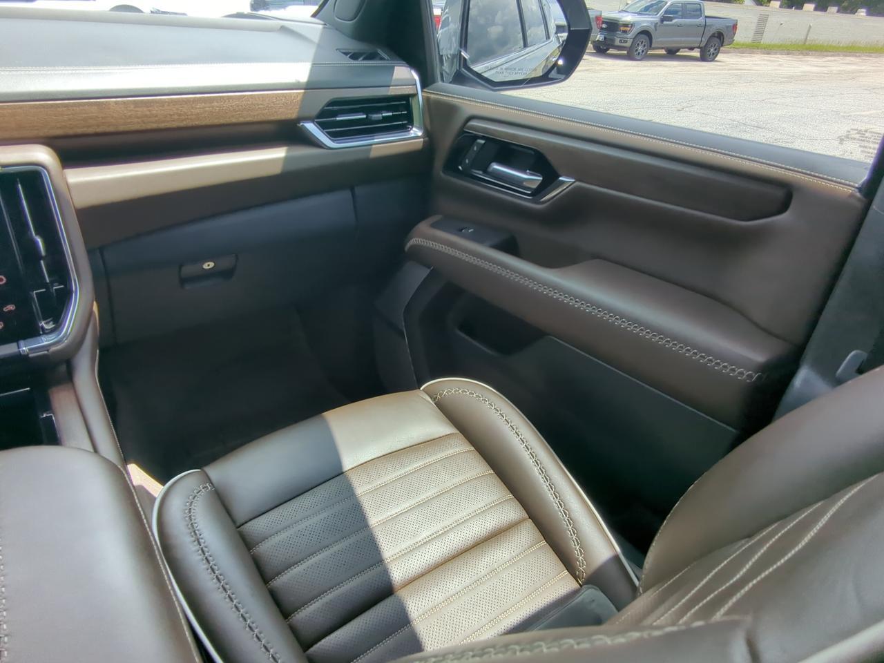 2025 GMC Yukon XL Denali Ultimate Appleton WI