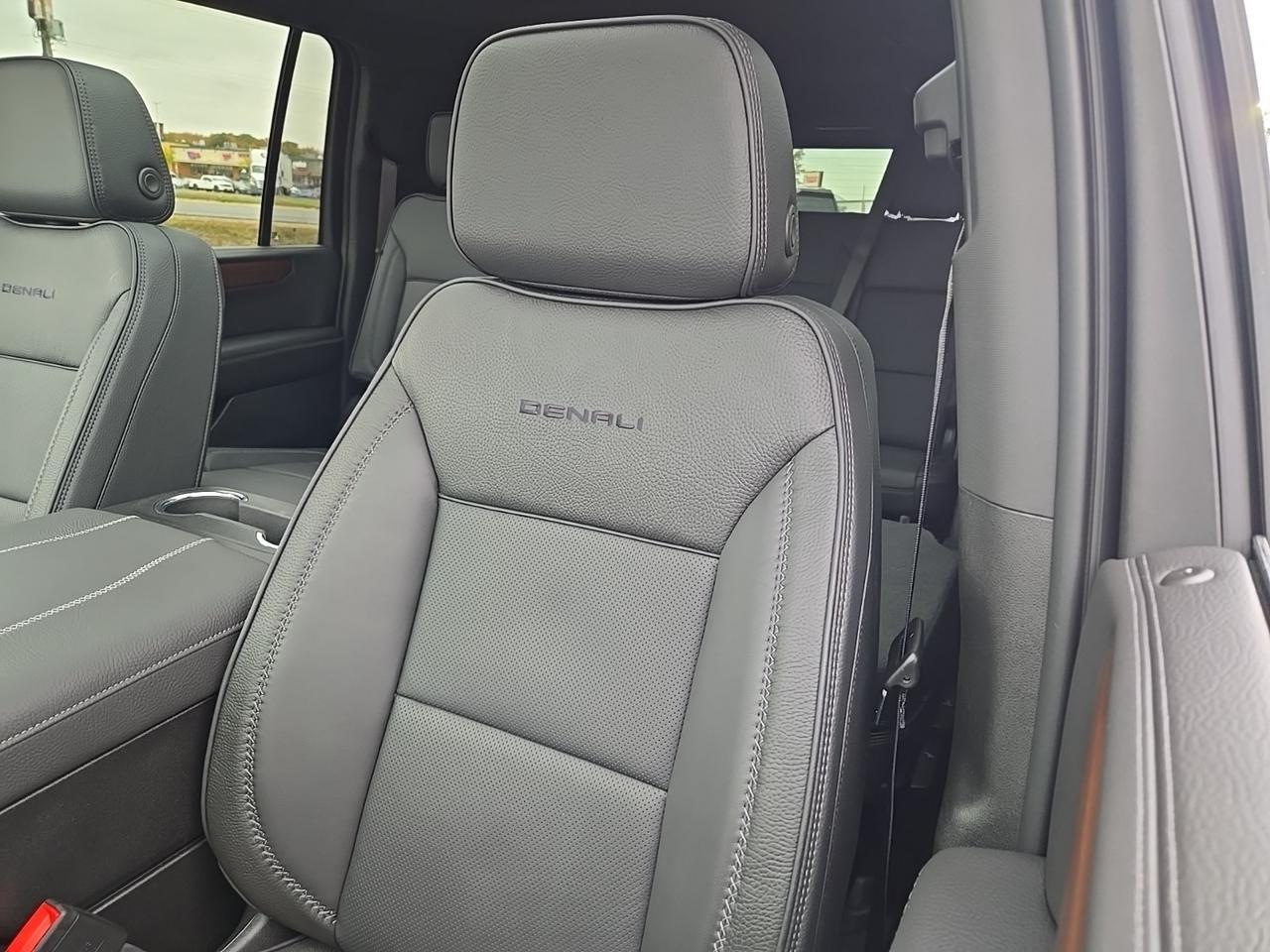 2025 GMC Yukon XL Denali Fredericksburg VA