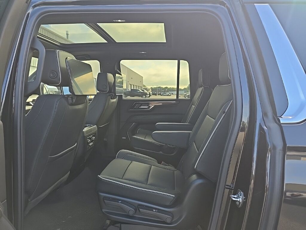 2025 GMC Yukon XL Elevation 4WD 7 Passenger Fond du Lac WI