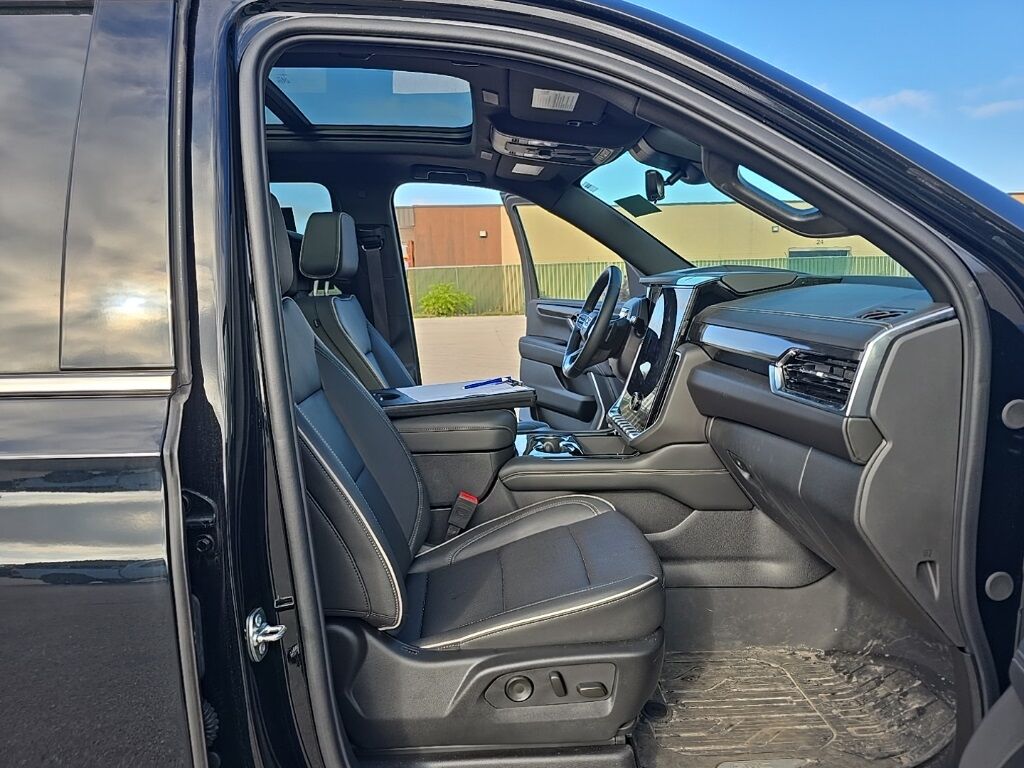 2025 GMC Yukon XL Elevation 4WD 7 Passenger Fond du Lac WI