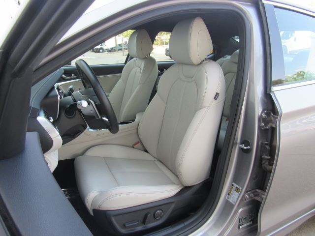 2025 Genesis G70 2.5T AWD Plano TX